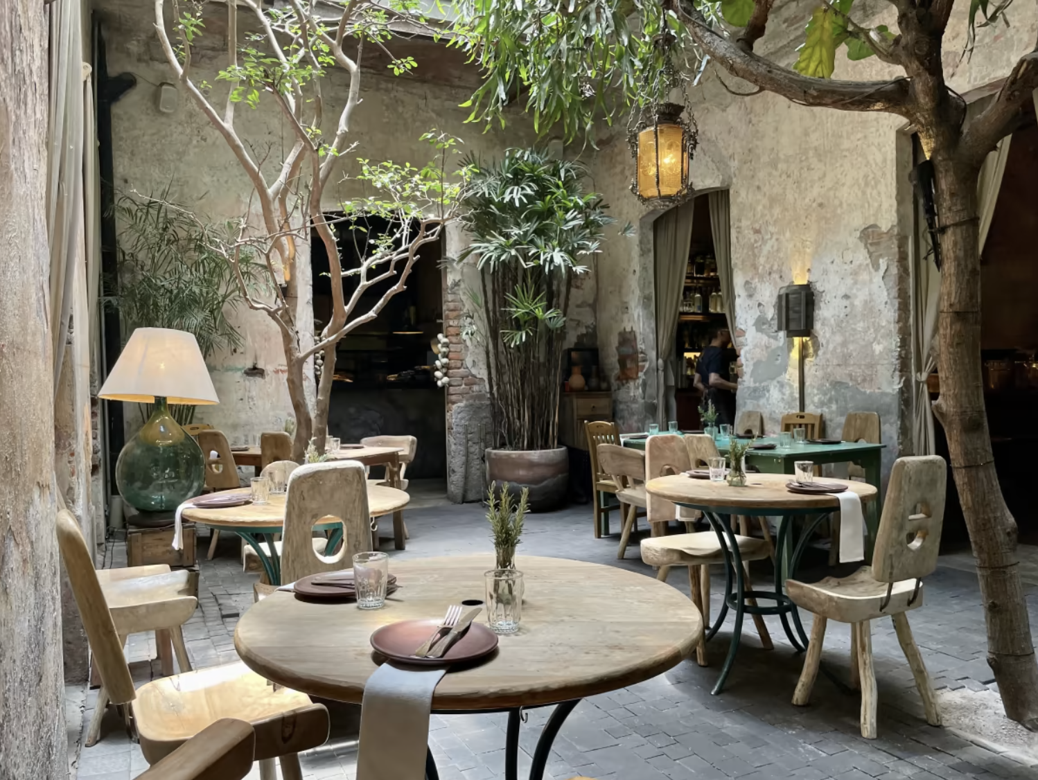 TAVERNA